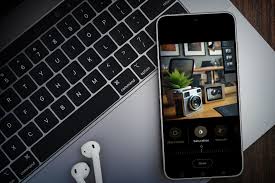 Why Use a Laptop Instead of a Mobile App?